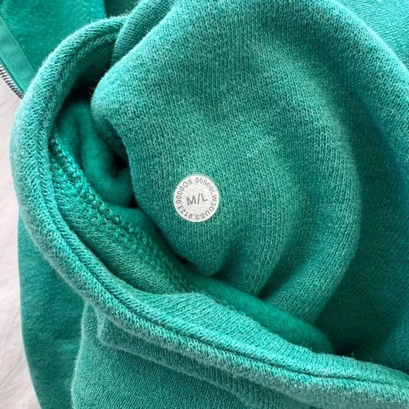 Lululemon Scuba Hoodie size M/L - Picture 9 of 9
